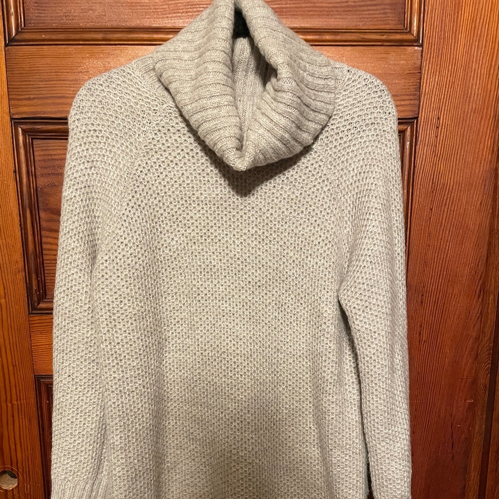 DKNYc Sweater Womens Medium Cowl Neck Beige Hi-Low Tunic Wool/Mohair Blend